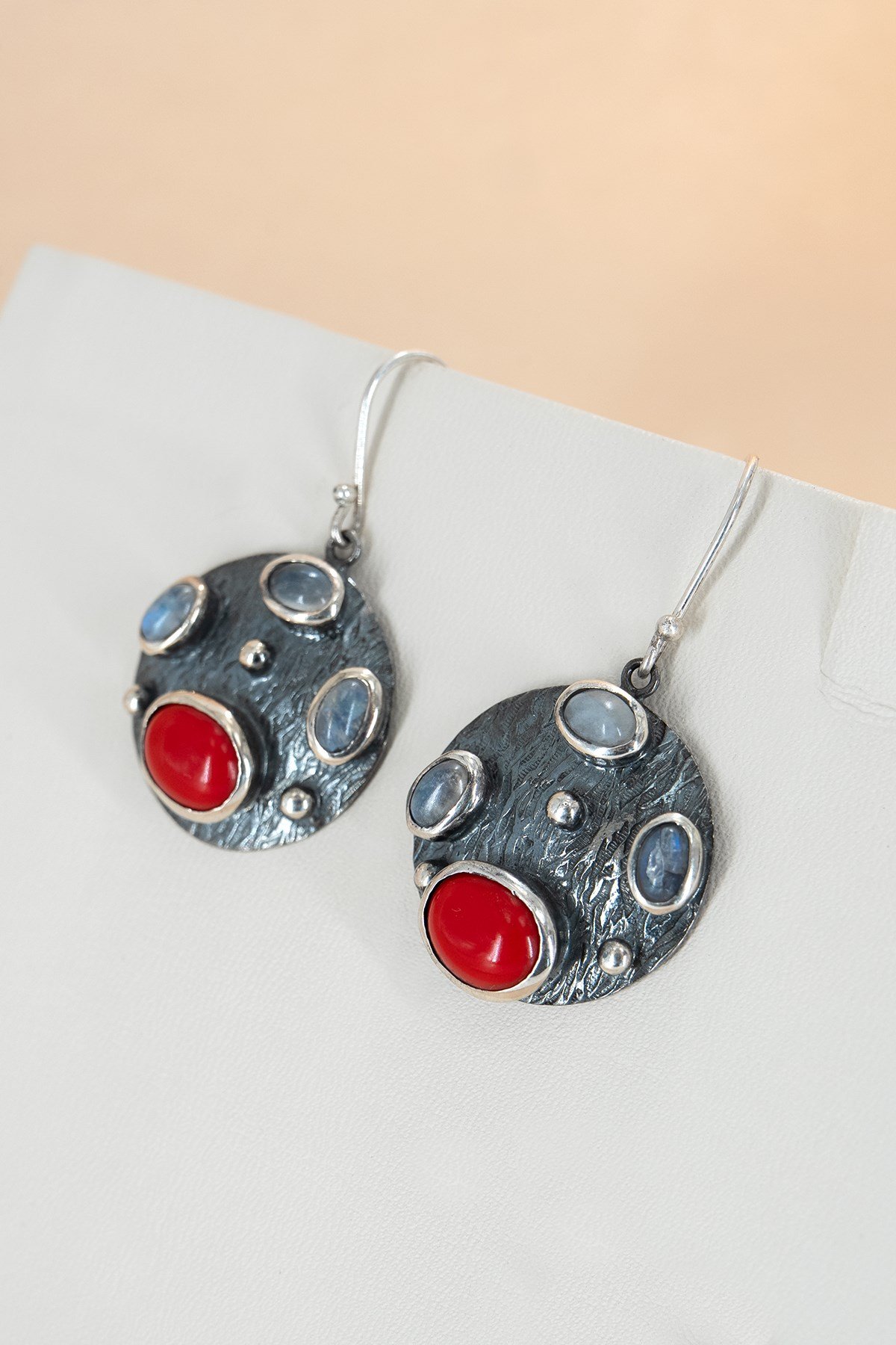 Mercan & Moonstone Gümüş Küpe