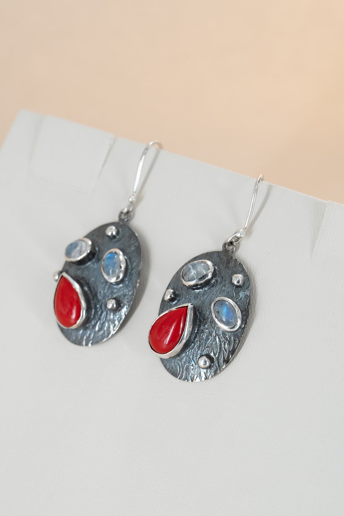Mercan & Moonstone Gümüş Küpe