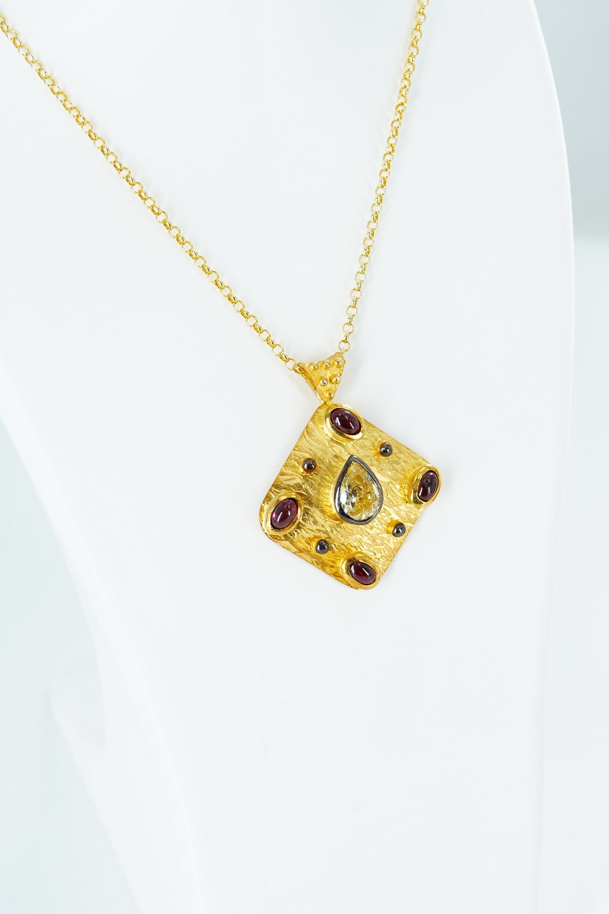 Mexico Diamond Garnet Gümüş Kolye
