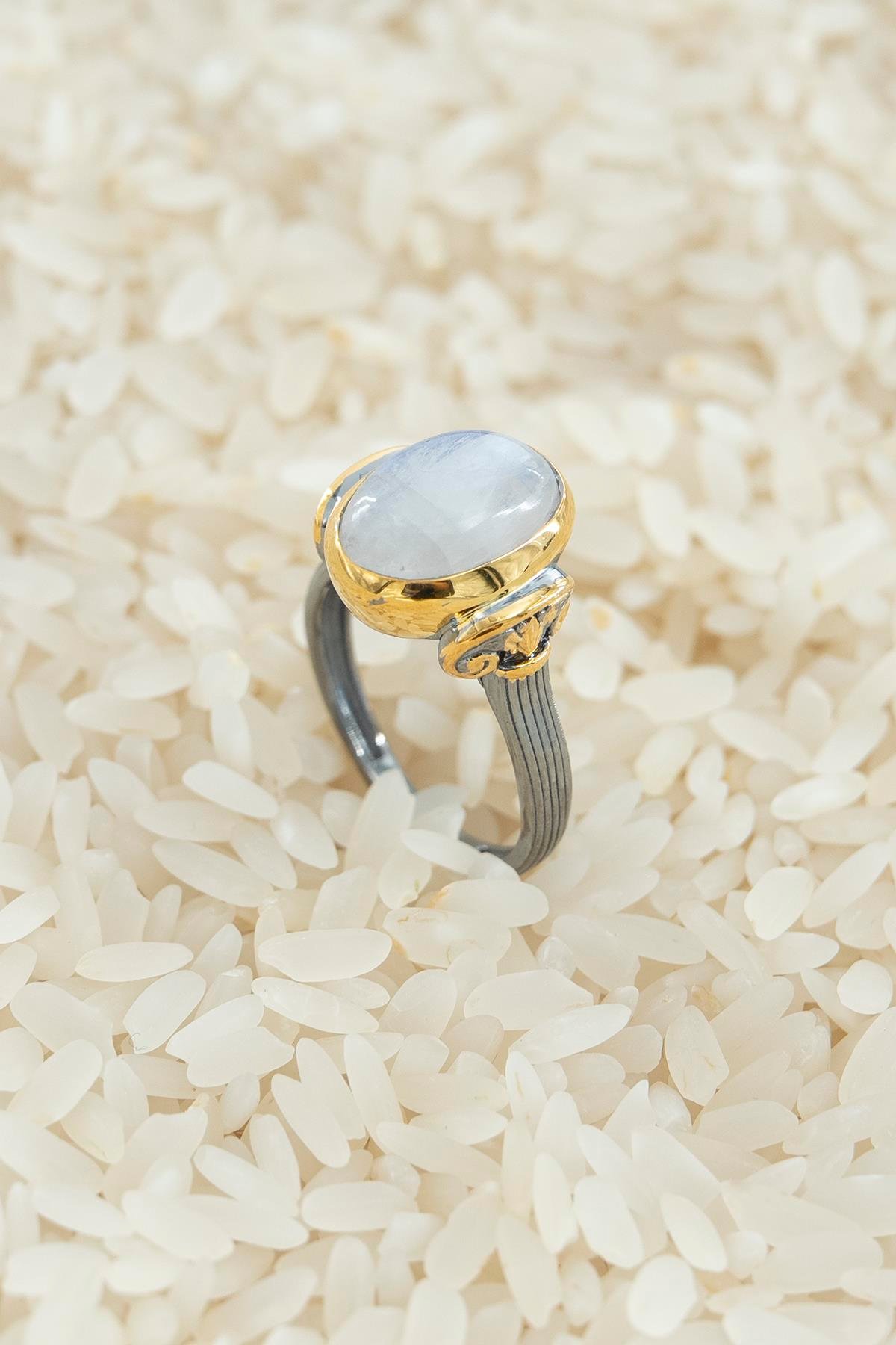 Moon Stone Taşlı Gümüş Yüzük 