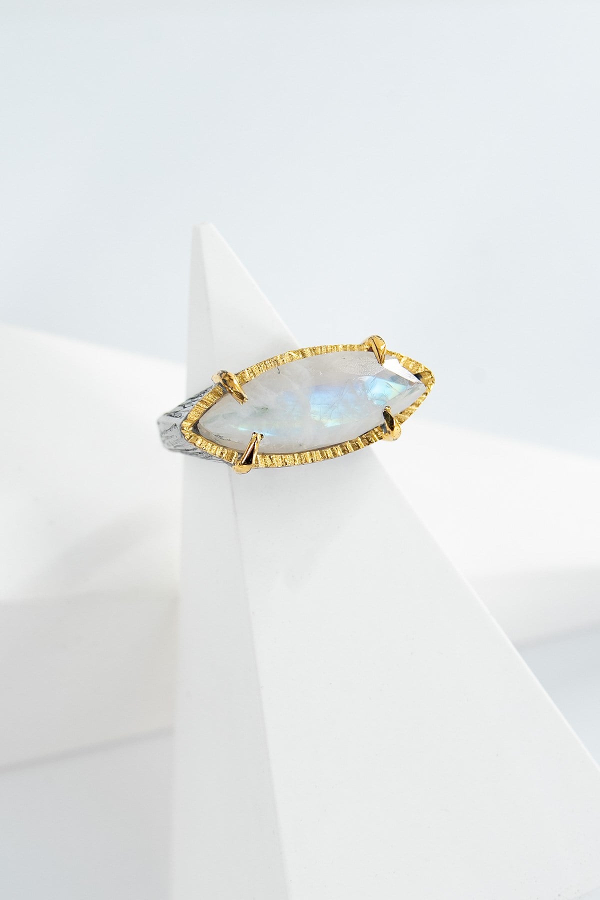 Moonstone (Ay Taşı) Taşlı Tasarım Yüzük