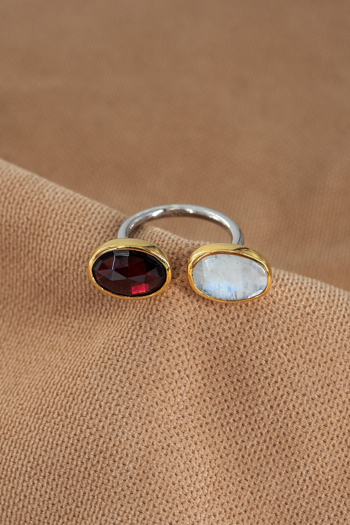 Moonstone, Garnet Taşlı Gümüş Yüzük