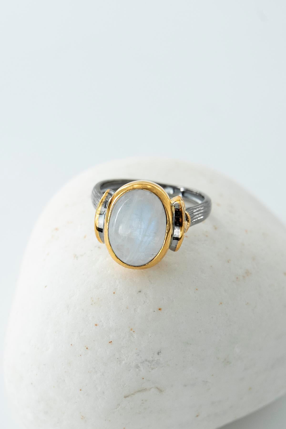 Moonstone Taşlı Gümüş Yüzük