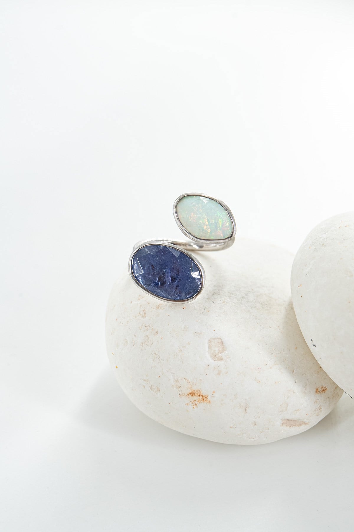 Opal, Tanzanit Taşlı Gümüş Yüzük