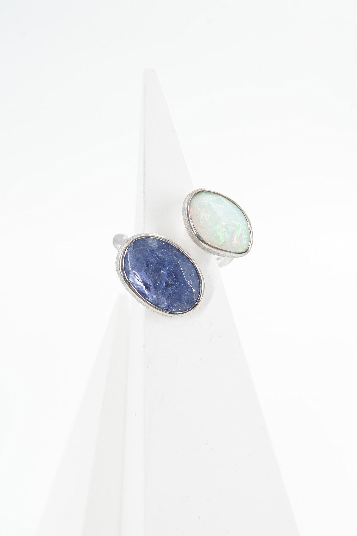 Opal, Tanzanit Taşlı Gümüş Yüzük