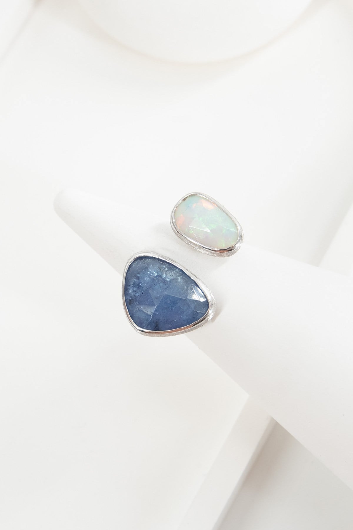 Opal, Tanzanit Taşlı Gümüş Yüzük