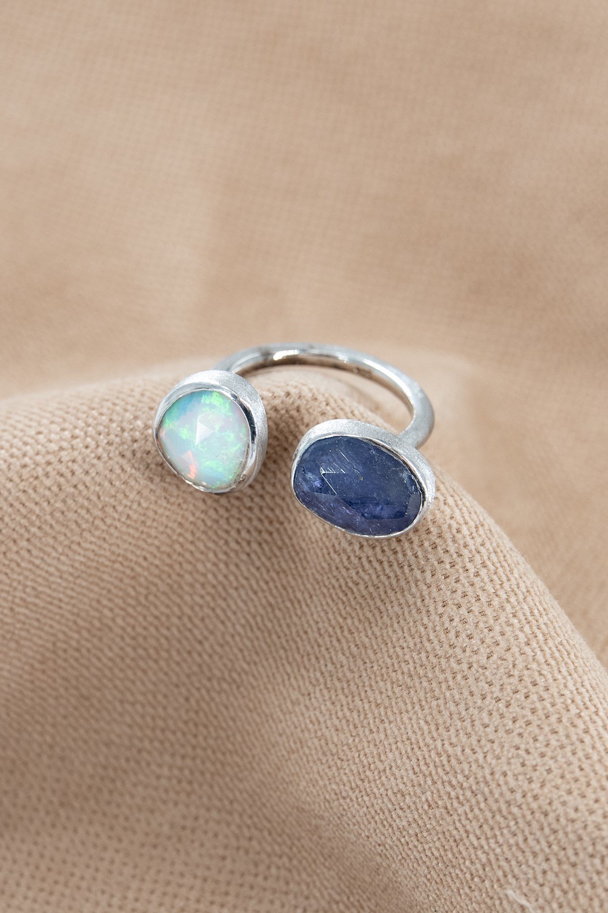 Opal & Tanzanit Taşlı Tasarım Yüzük