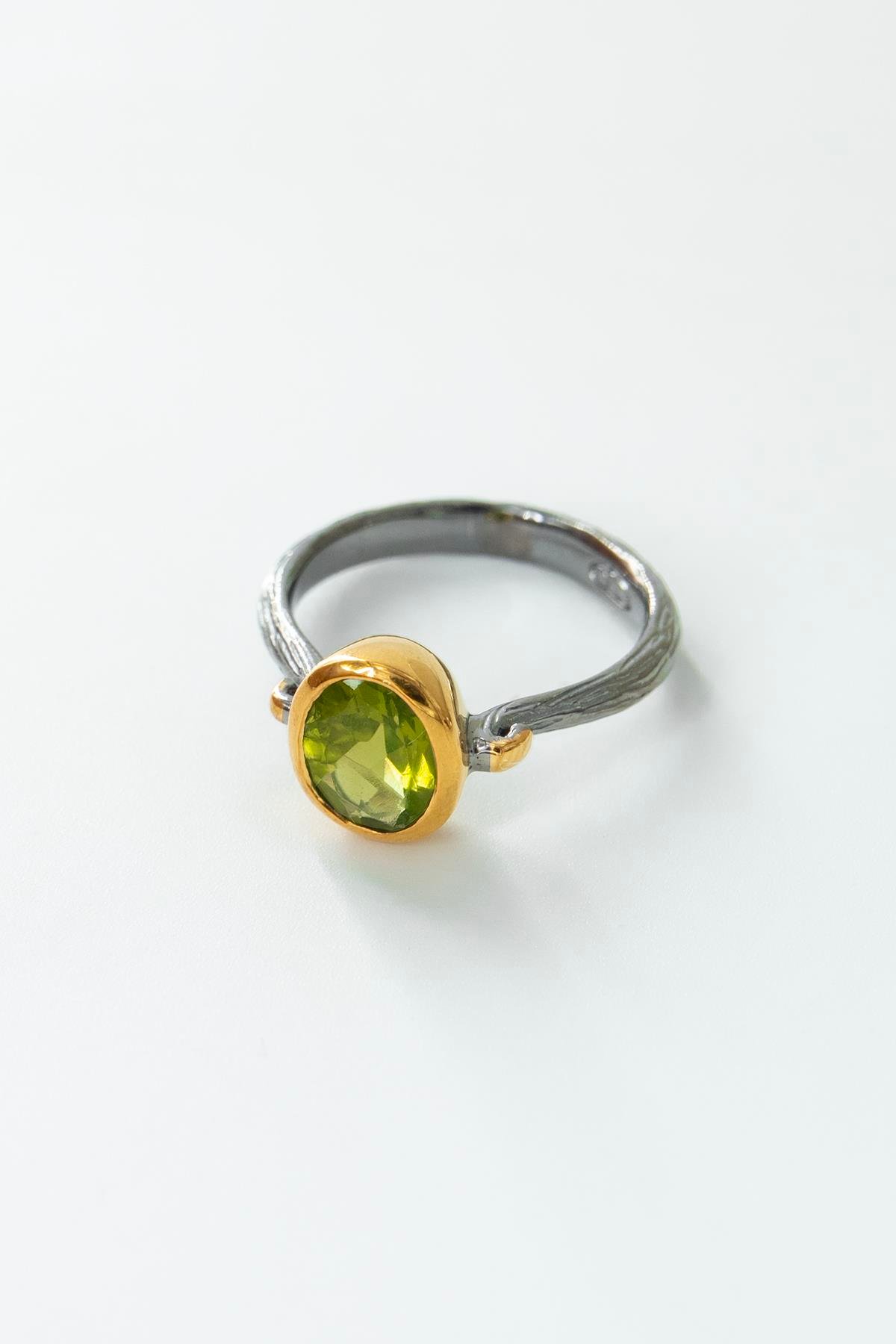 Peridot Taşlı Gümüş Yüzük