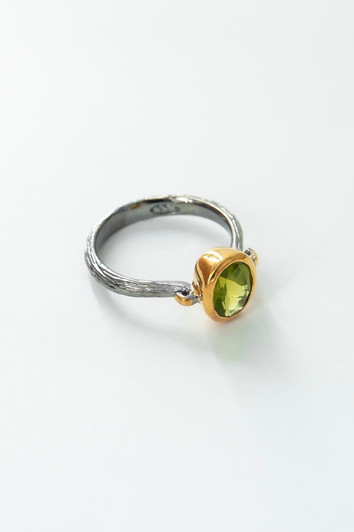 Peridot Taşlı Gümüş Yüzük
