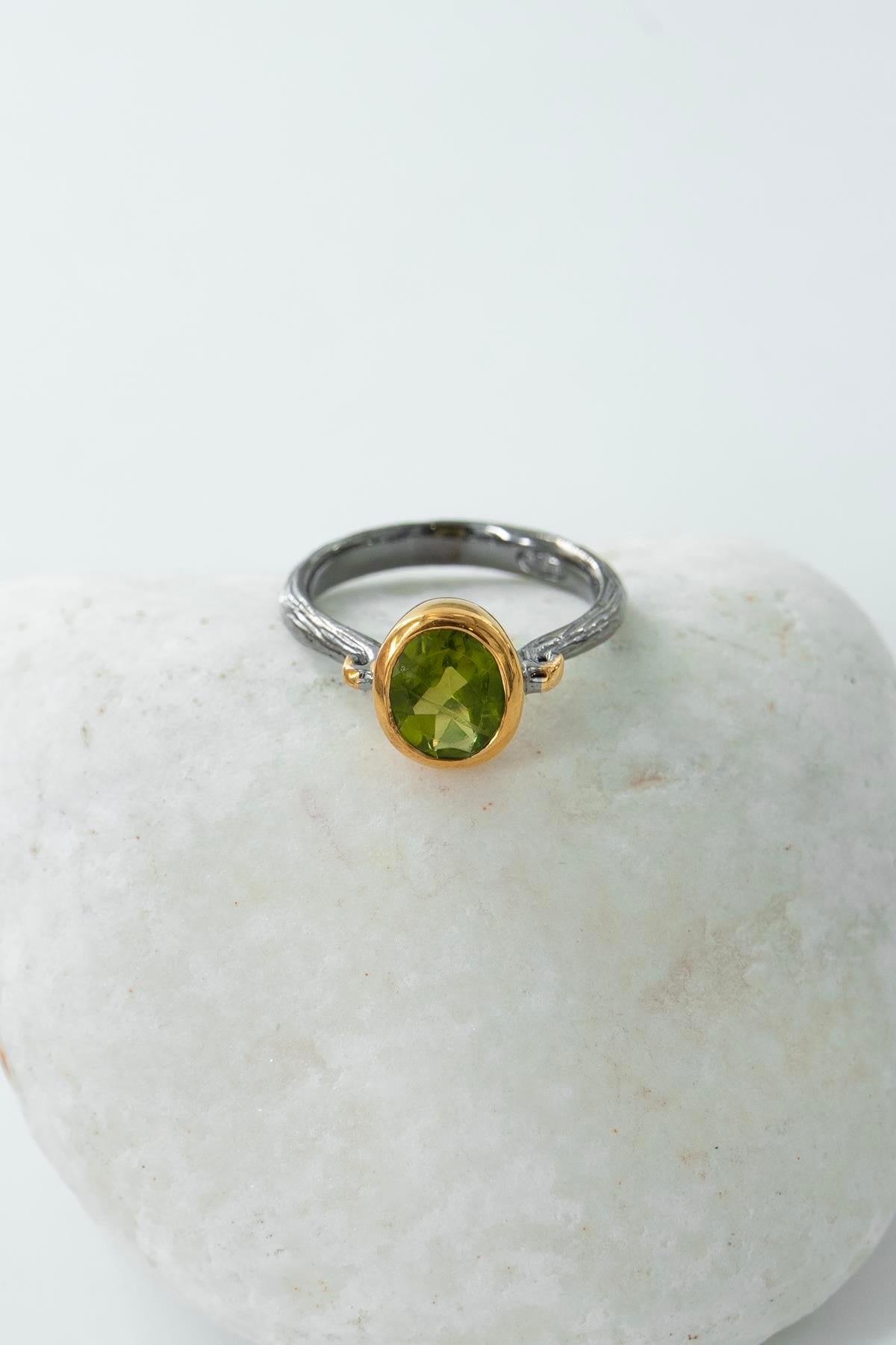 Peridot Taşlı Gümüş Yüzük