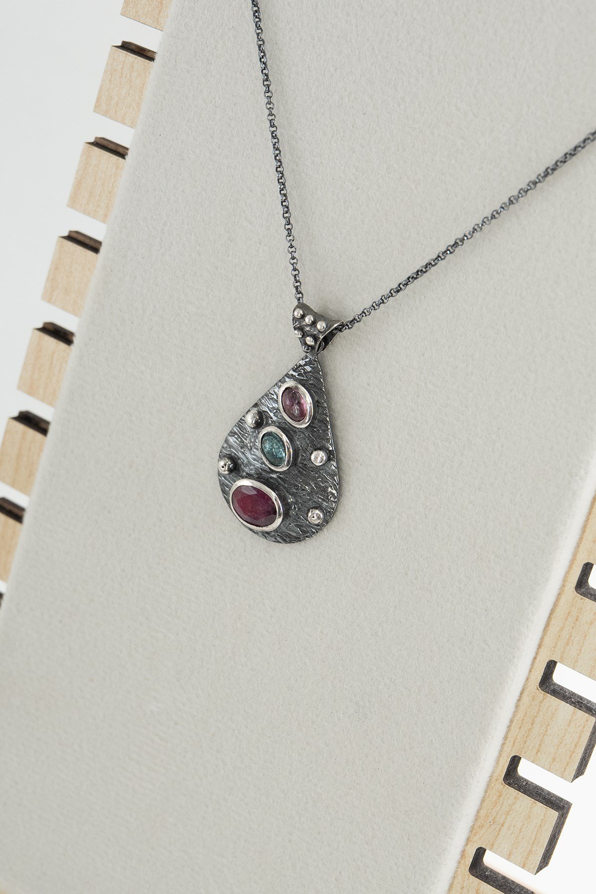 Ruby ve Turmalin Taşlı Gümüş Kolye 