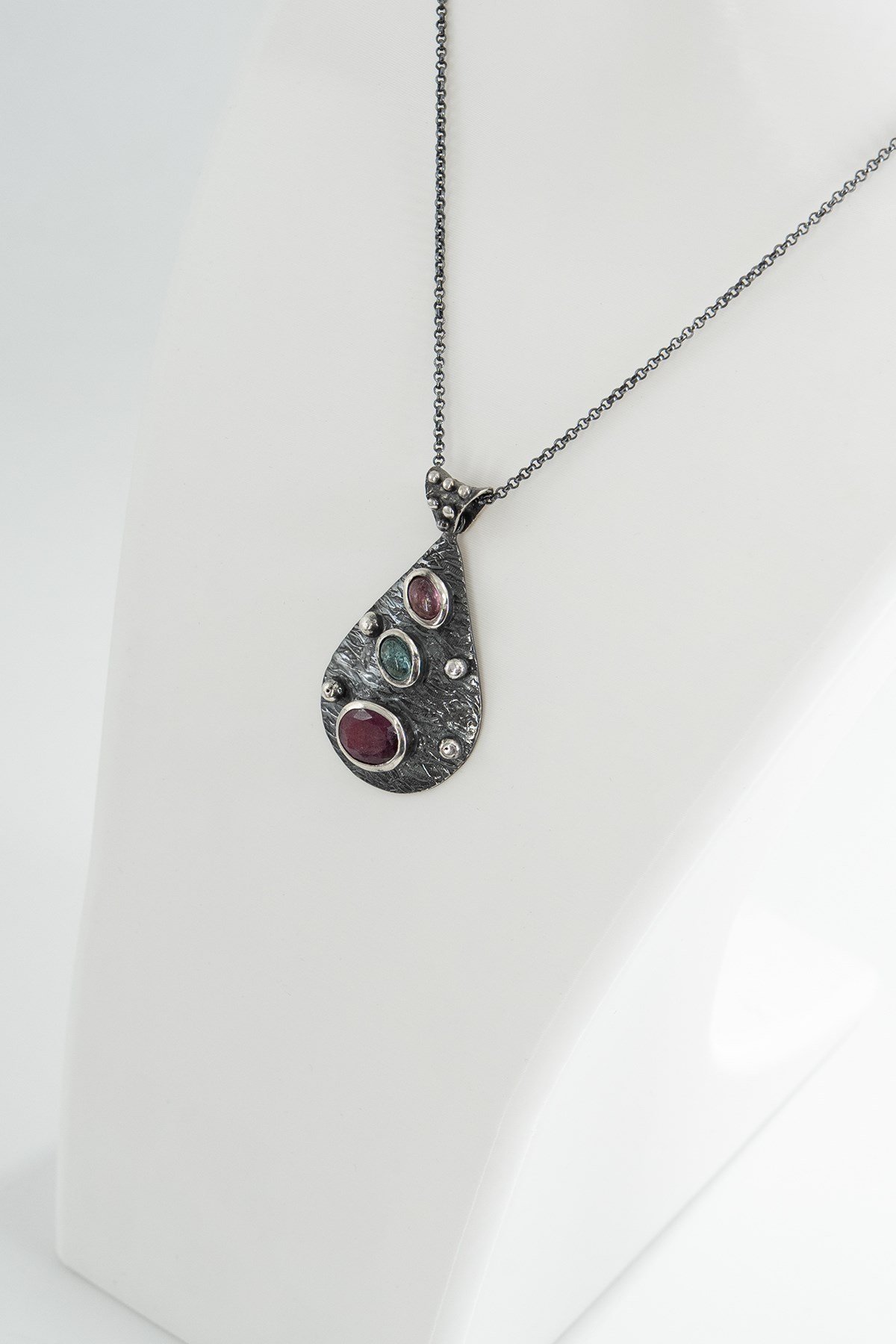 Ruby ve Turmalin Taşlı Gümüş Kolye 