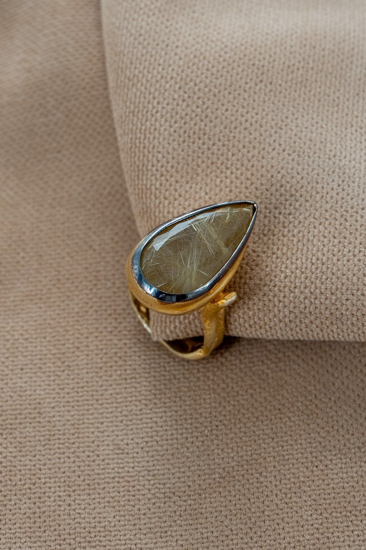 Rutil Gold Quartz Taşlı Gümüş Yüzük