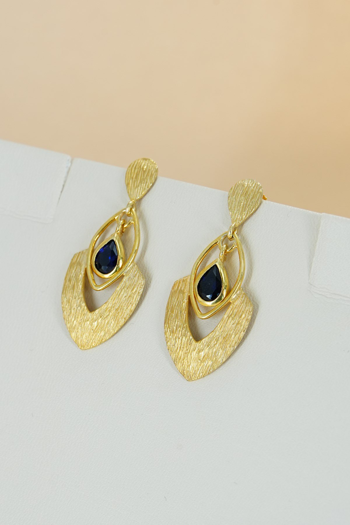 Safir Taşlı Gümüş Küpe