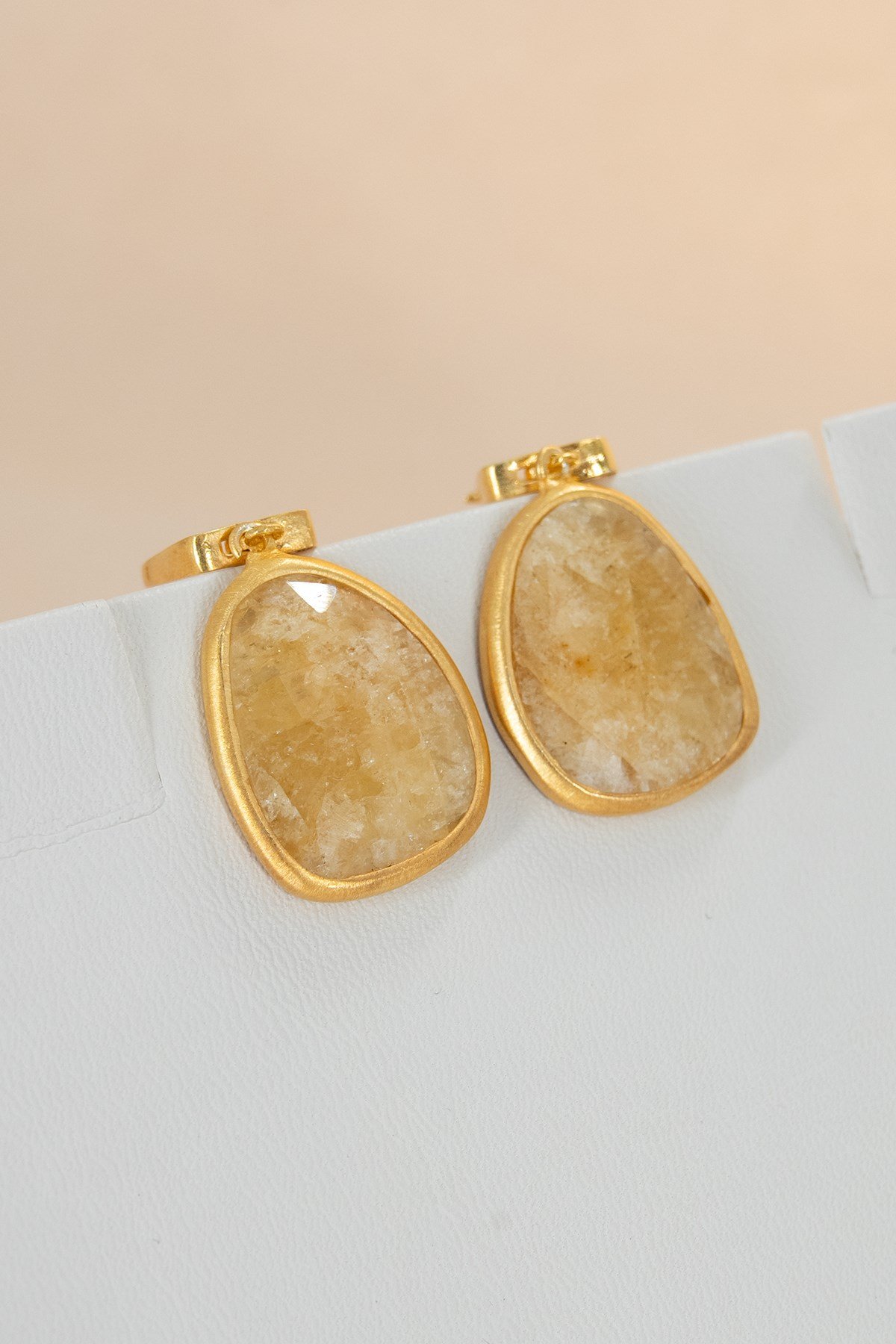 Yellow Safir Taşlı Gümüş Küpe