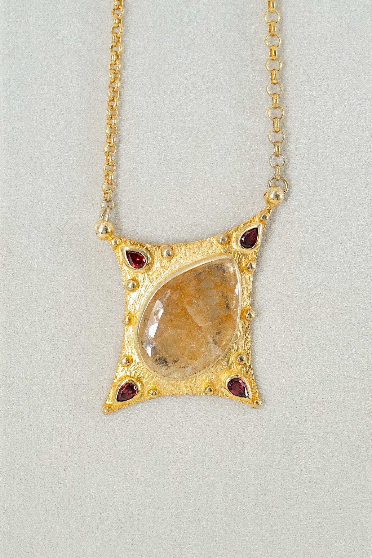 Yellow Sapphire ve Garnet Taşlı Gümüş Kolye