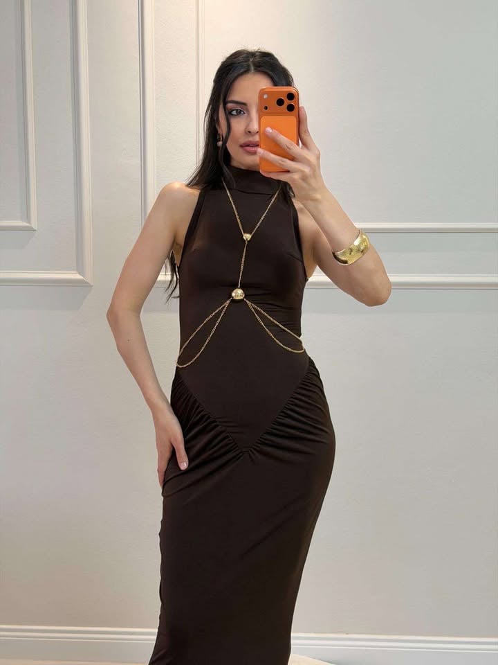 Zincir Detay Belden Büzgülü Elbise