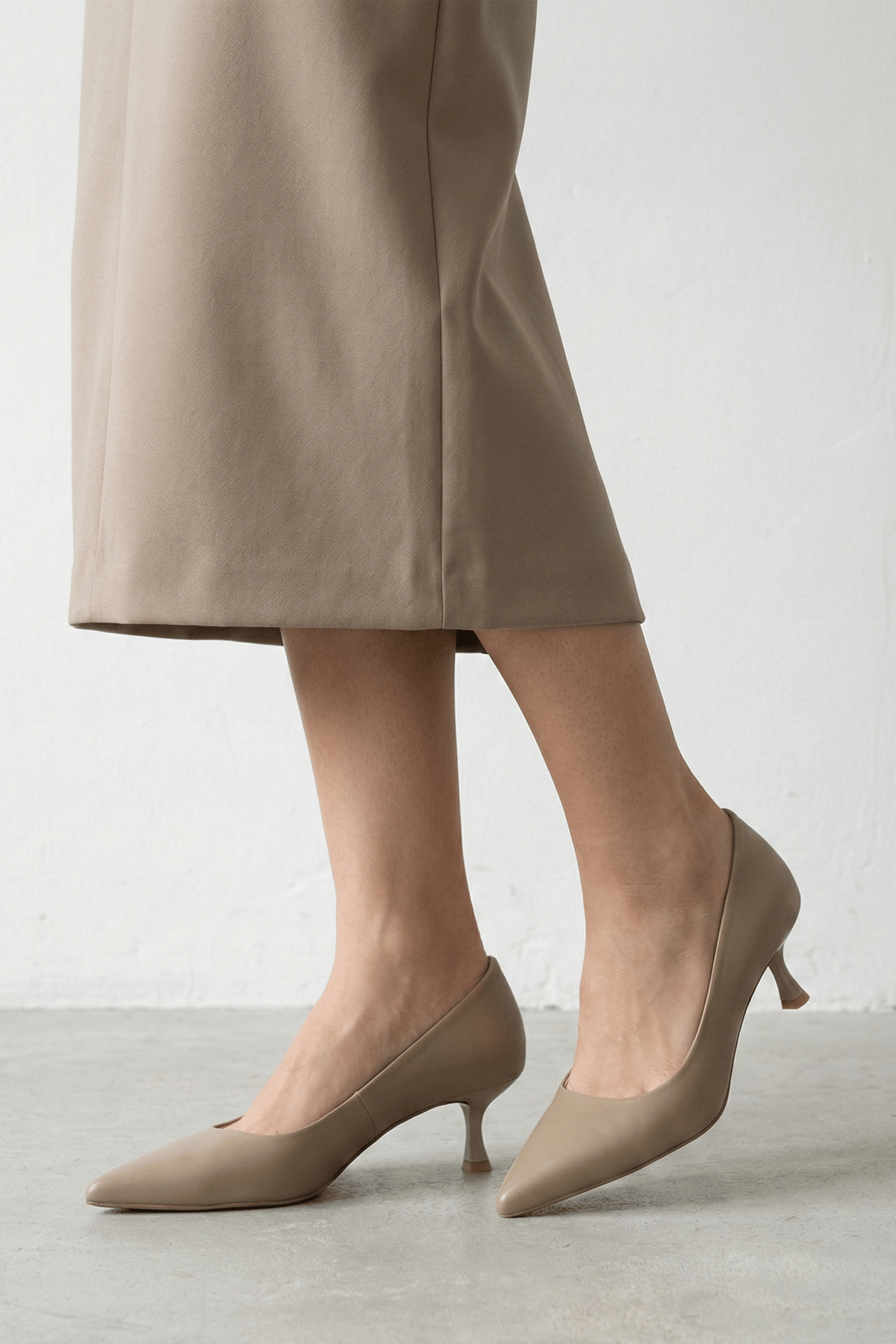Kelly Koyu Bej Mat Sivri Burun Kadın Stiletto
