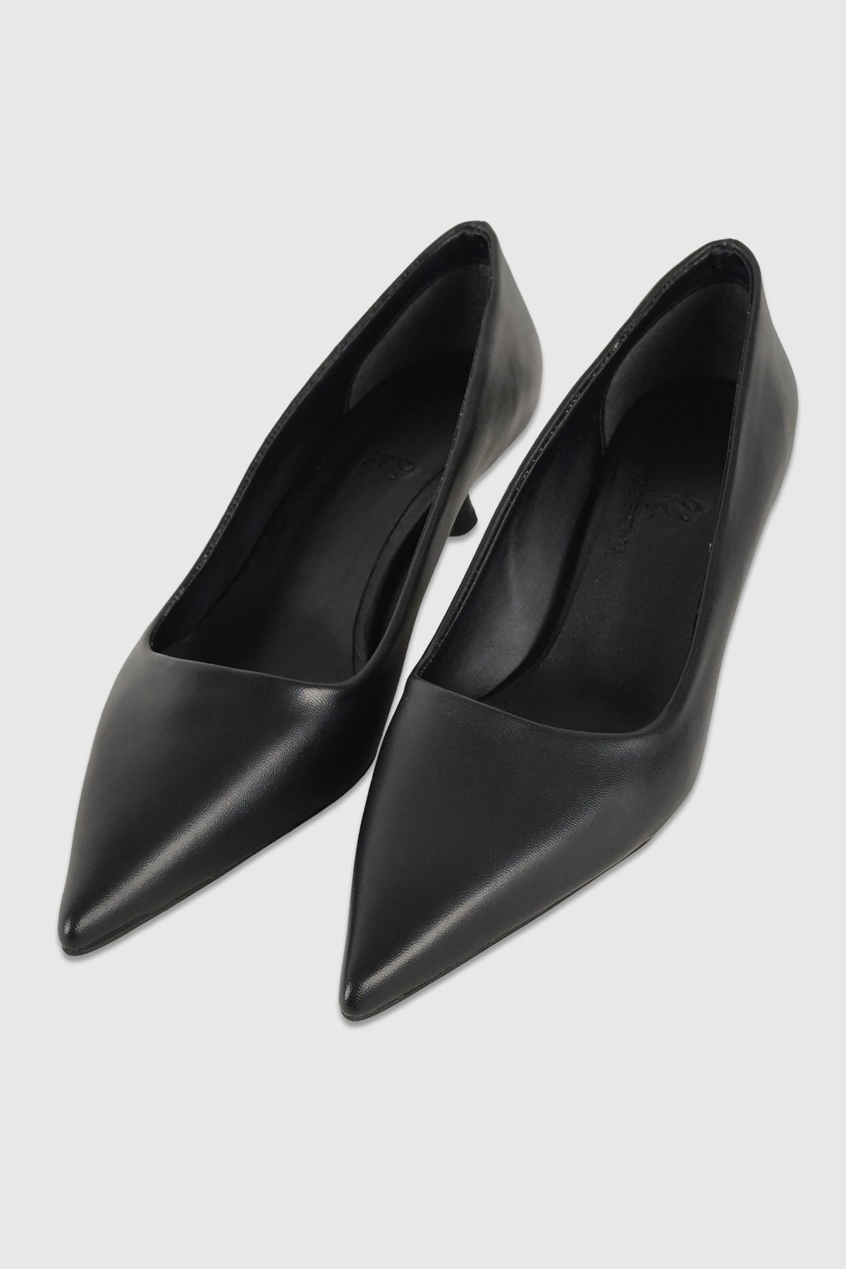 Kelly Siyah Mat Sivri Burun Kadın Stiletto