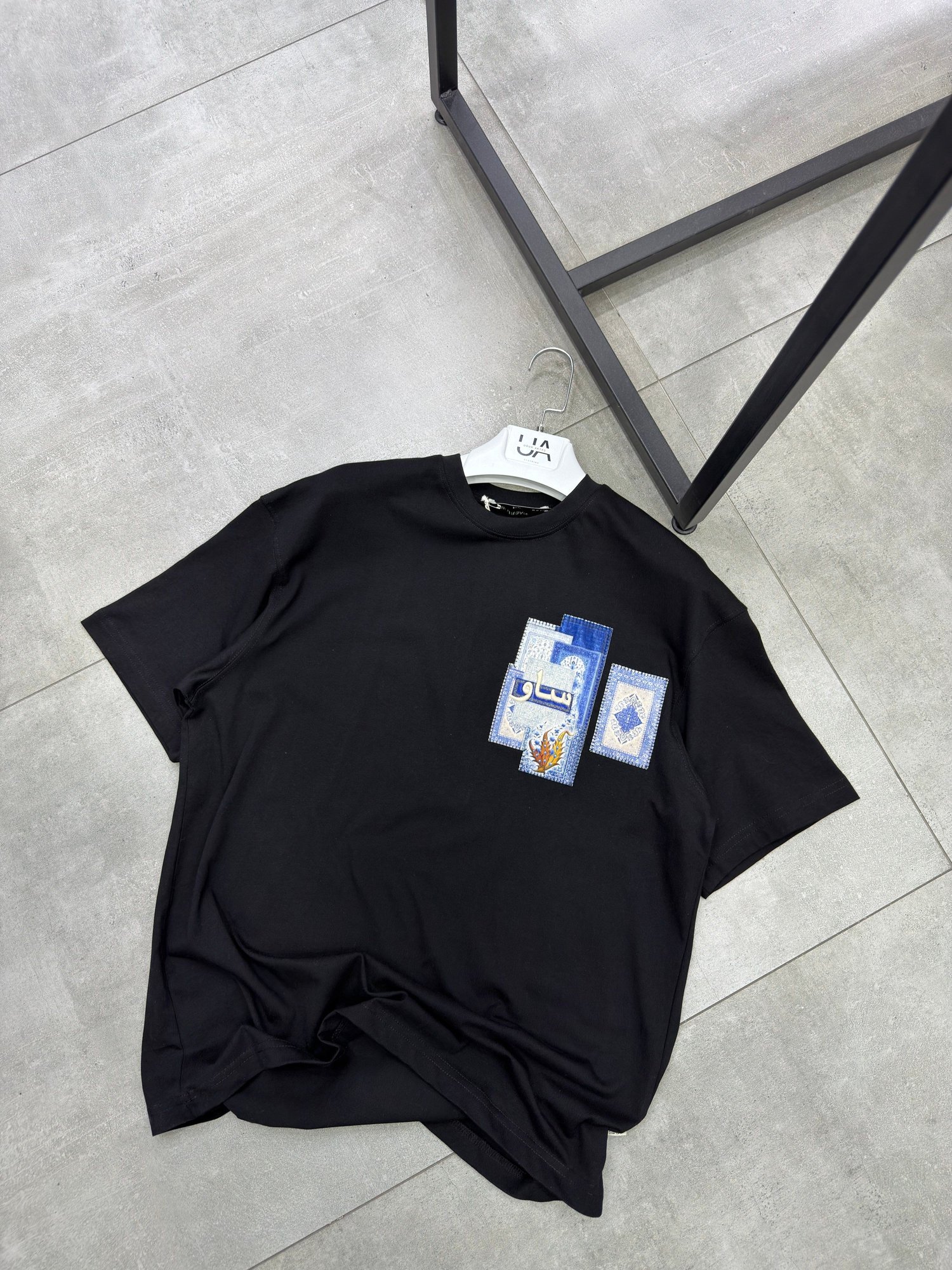 Kadife Aplikeli Siyah Oversize Tshirt