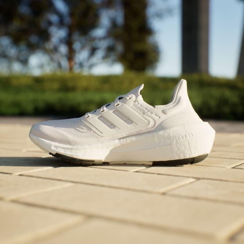 ADİDAS KADIN KOŞU AYAKKABISI ULTRABOOST LIGHT W GY9352