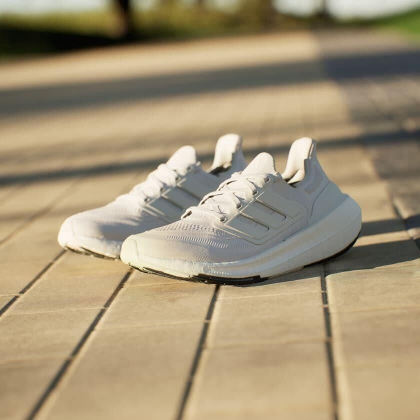 ADİDAS KADIN KOŞU AYAKKABISI ULTRABOOST LIGHT W GY9352