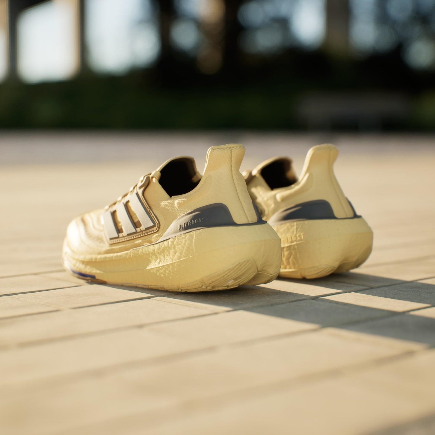 ADİDAS UNISEX KOŞU AYAKKABI ULTRABOOST LIGH T IE3329