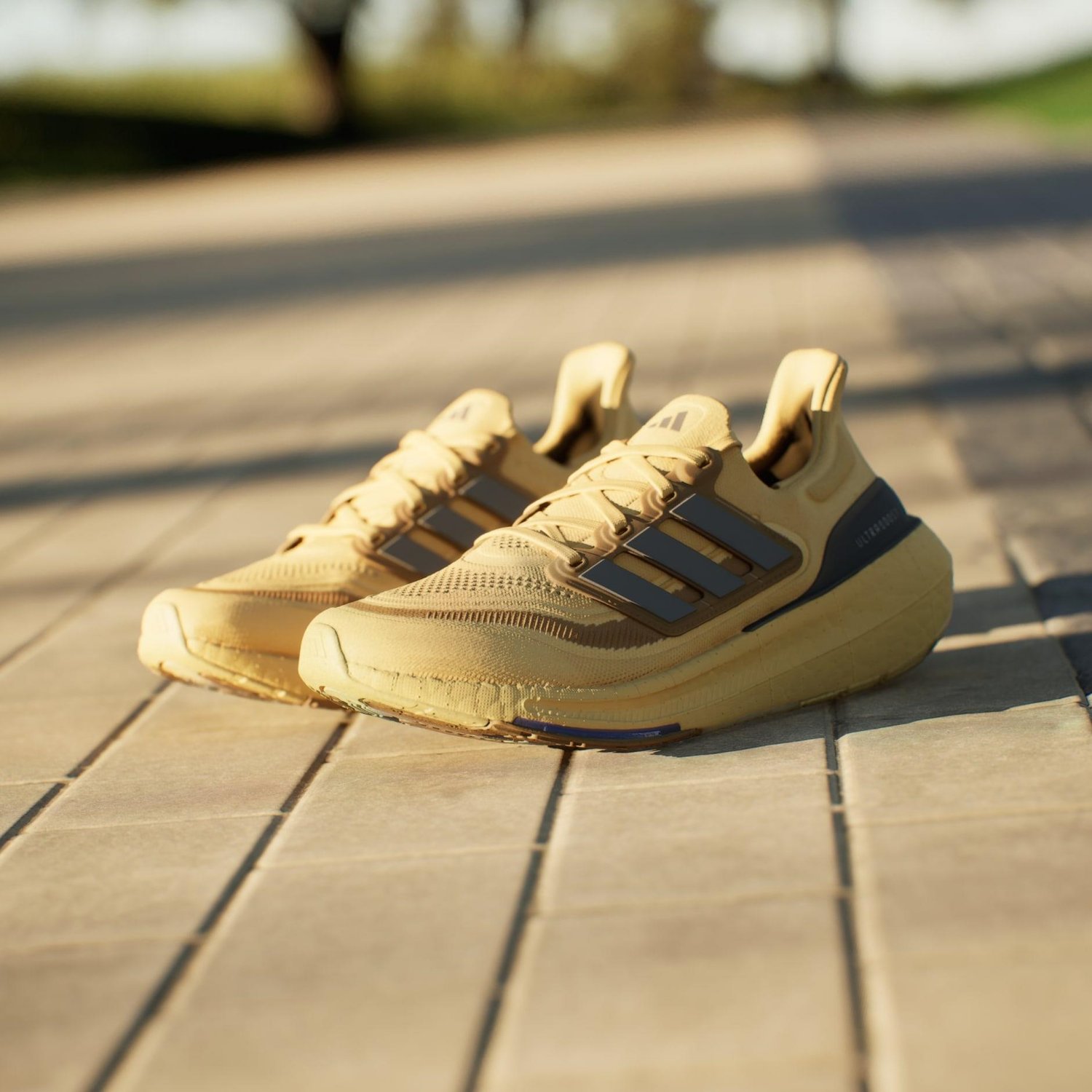 ADİDAS UNISEX KOŞU AYAKKABI ULTRABOOST LIGH T IE3329