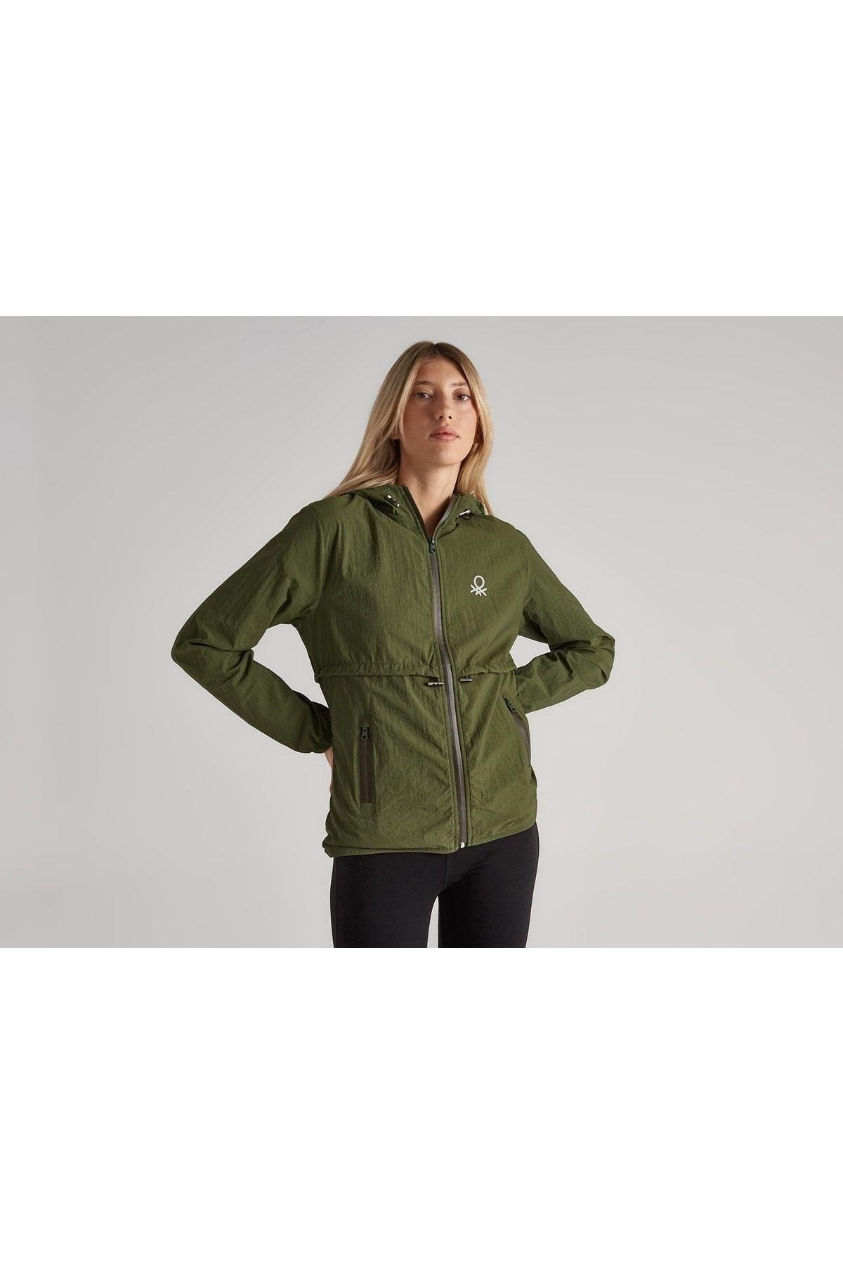 BNT-W20048 BENETTON KADIN RAİNCOAT 71157