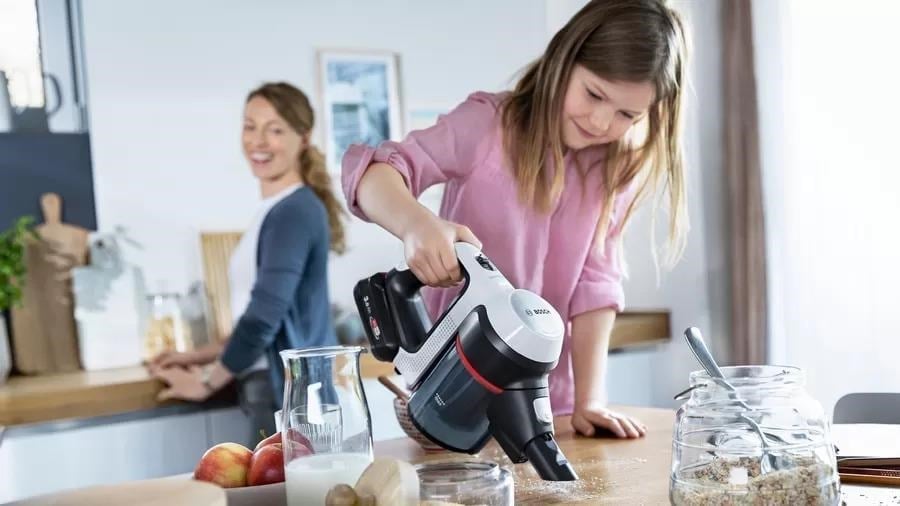 BOSCH BCS711XXL ŞARJLI SÜPÜRGE UNLİMİTED 7 BEYAZ BCS711XXL