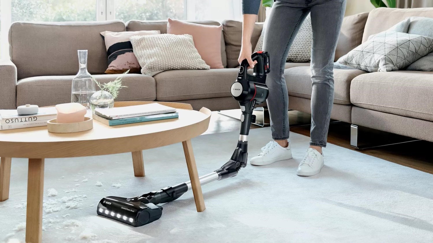 BOSCH DİK ŞARJLI ELEKTRİK SÜPÜRGESİ BCS712XXL