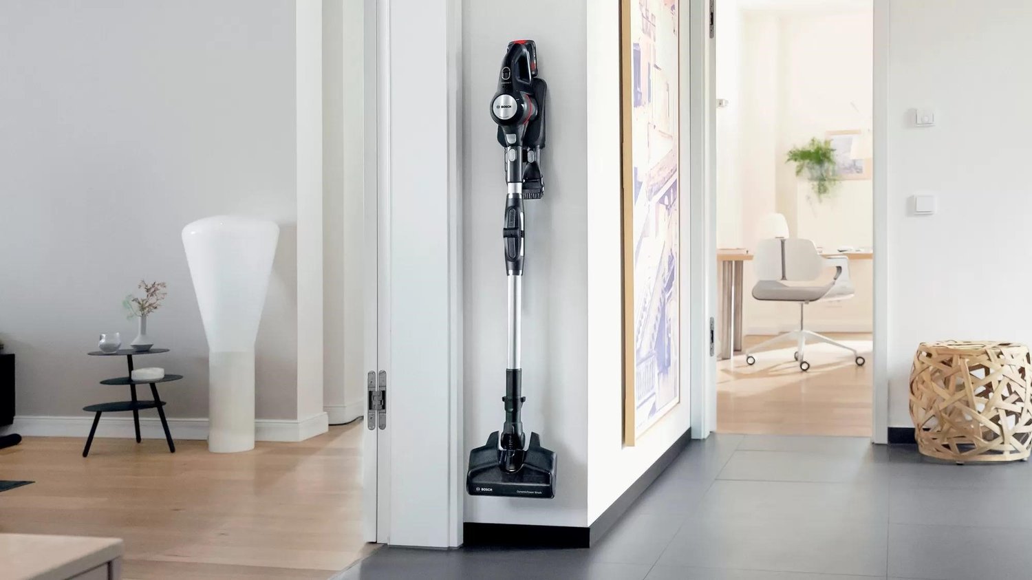BOSCH DİK ŞARJLI ELEKTRİK SÜPÜRGESİ BCS712XXL