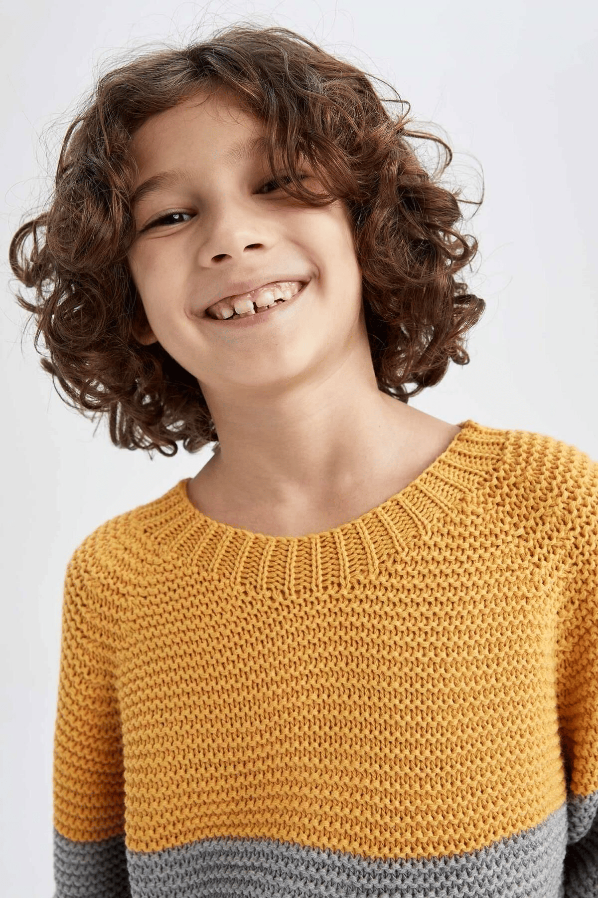 DEFACTO ERKEK ÇOCUK REGULAR FİT BİSİKLET YAKA TRİKO KAZAK R3179A6