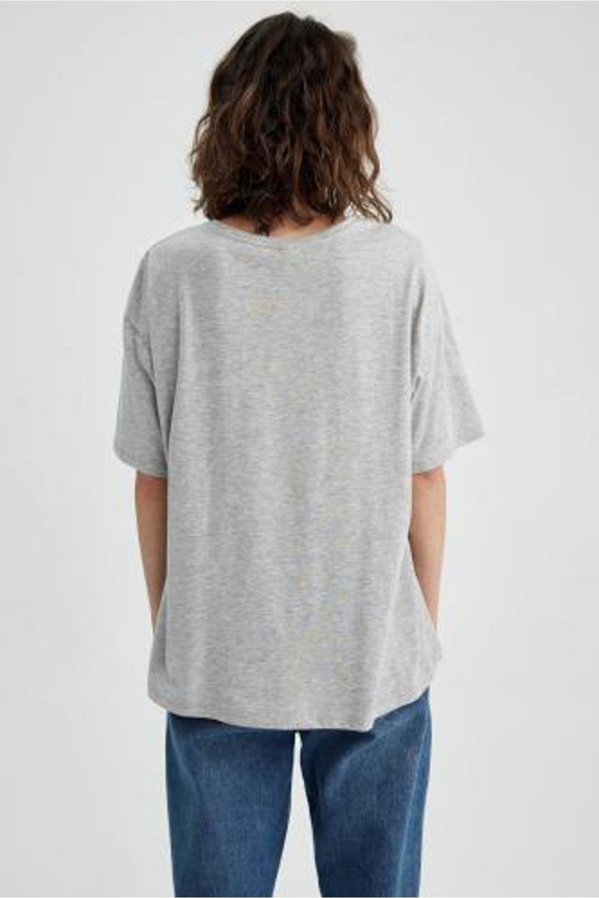 DEFACTO KADIN OVERSİZE FİT BİSİKLET YAKA BASKILI KISA KOLLU TİŞÖRT Z9073AZ