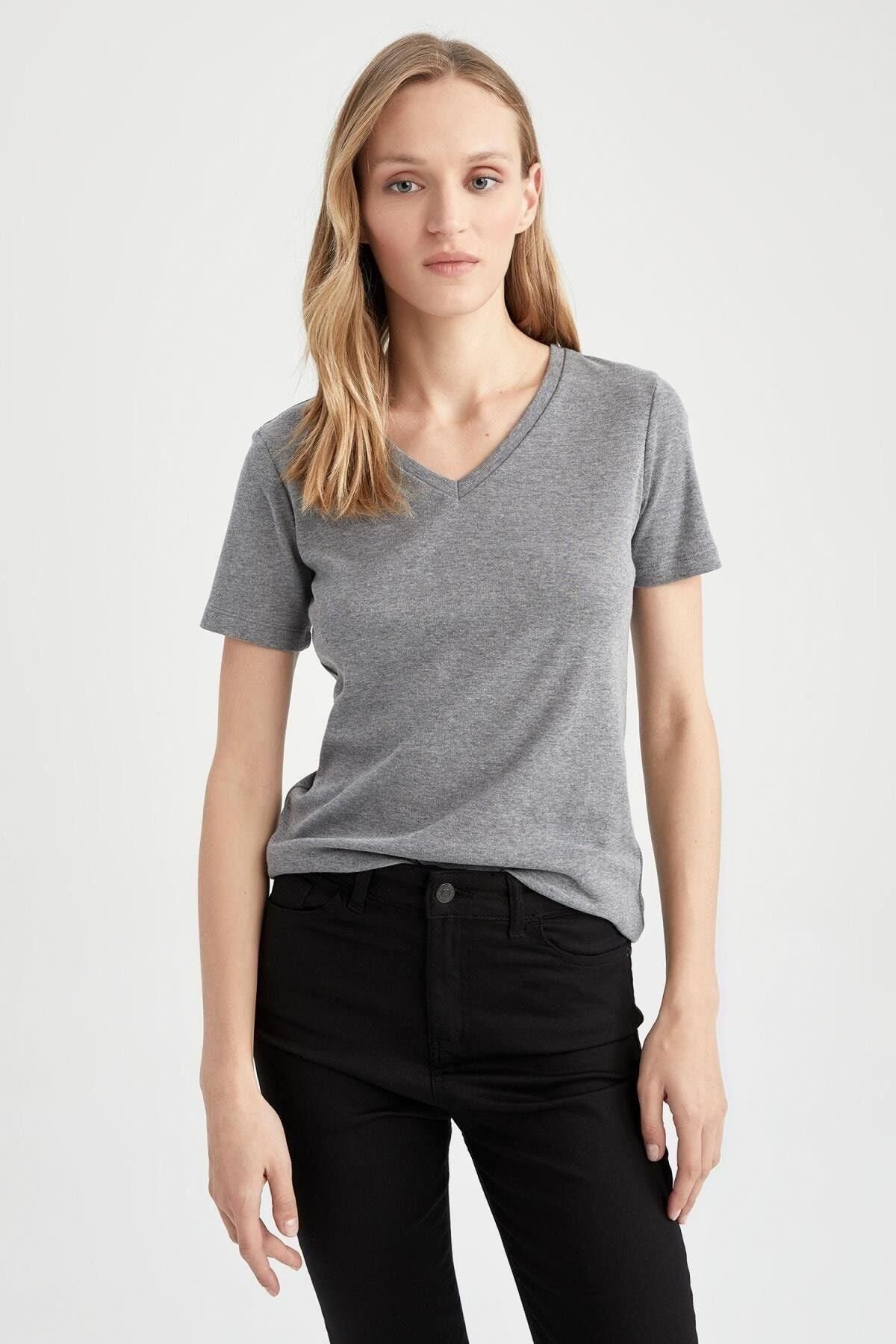 DEFACTO KADIN SLİM FİT V YAKA BASİC KISA KOLLU TİŞÖRT I1080AZ