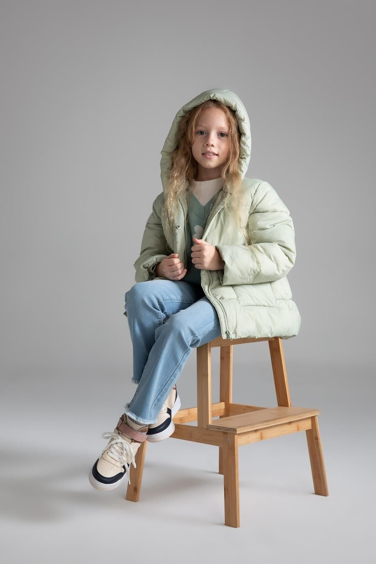 DEFACTO KIZ ÇOCUK PUFFER ŞİŞME MONT KAPÜŞONLU POLAR ASTARLI MONT X6484A6