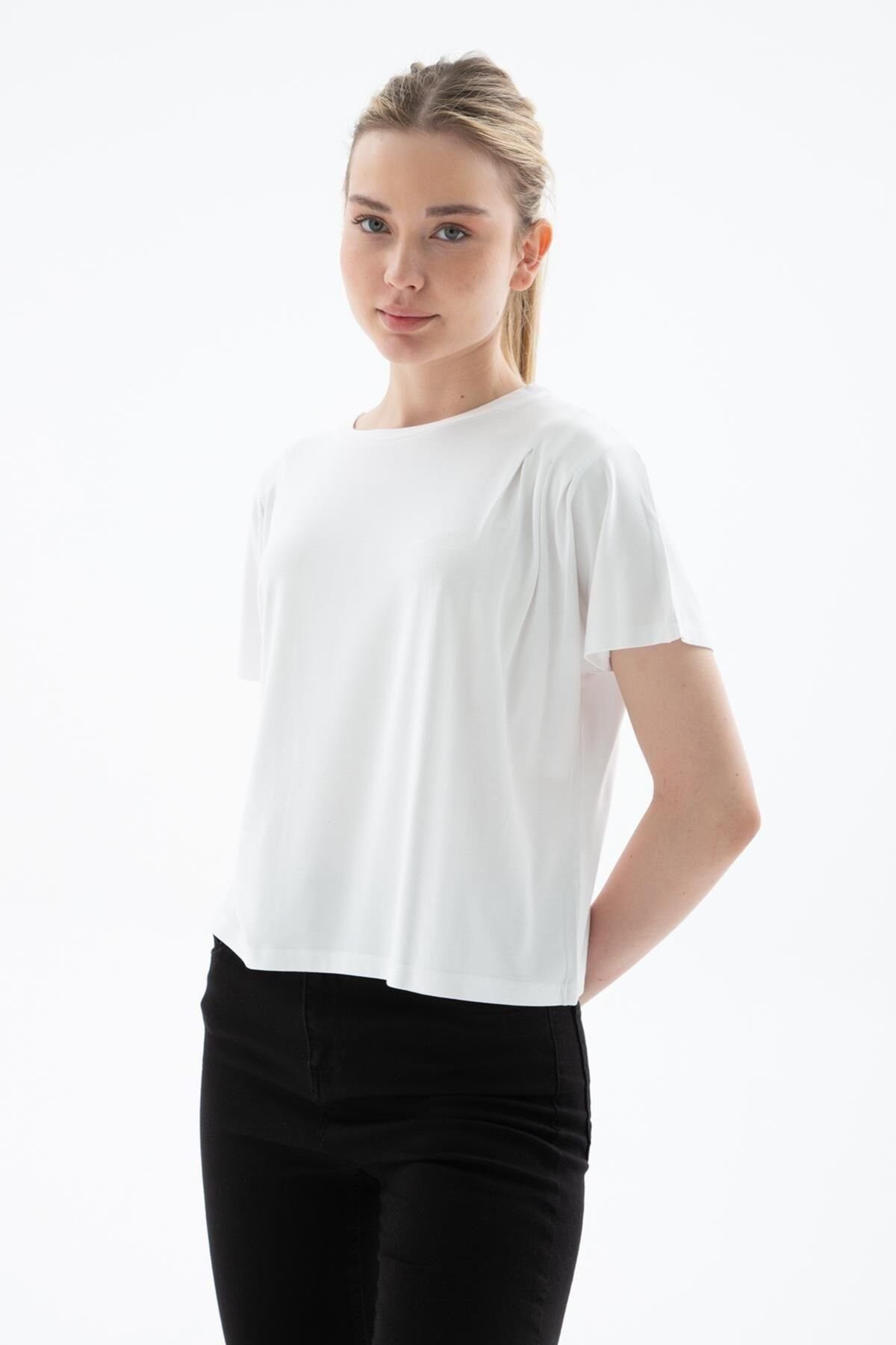 FASHION FRIENDS KADIN DÖKÜMLÜ CROP BLUZ 25Y0512K1
