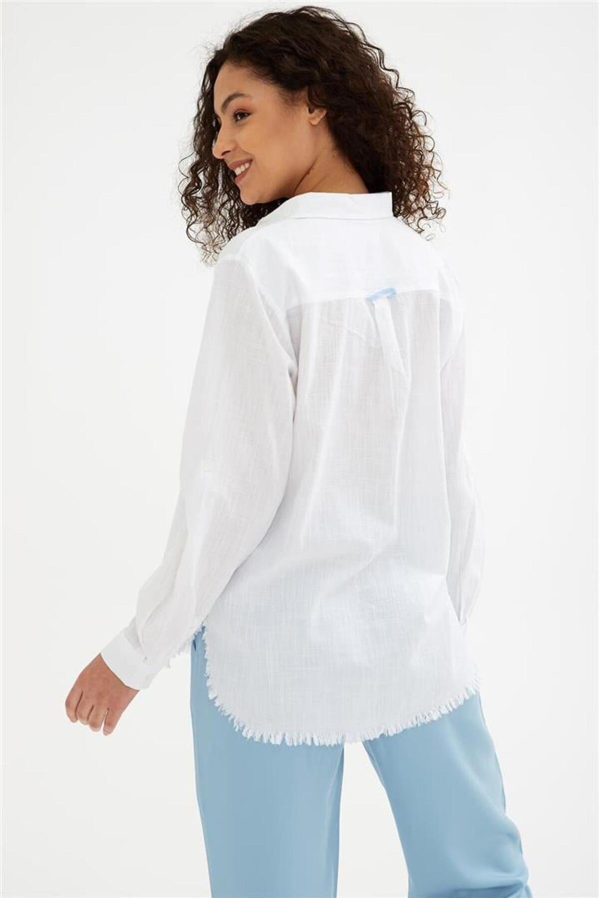 FASHION FRIENDS KADIN ETEK UCU PÜSKÜLLÜ GÖMLEK 24Y0390K1