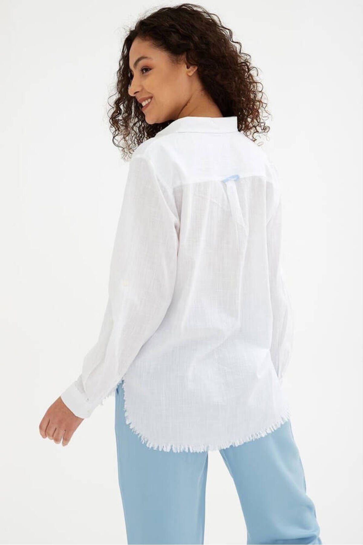 FASHION FRIENDS KADIN ETEK UCU PÜSKÜLLÜ GÖMLEK 25K0390K1