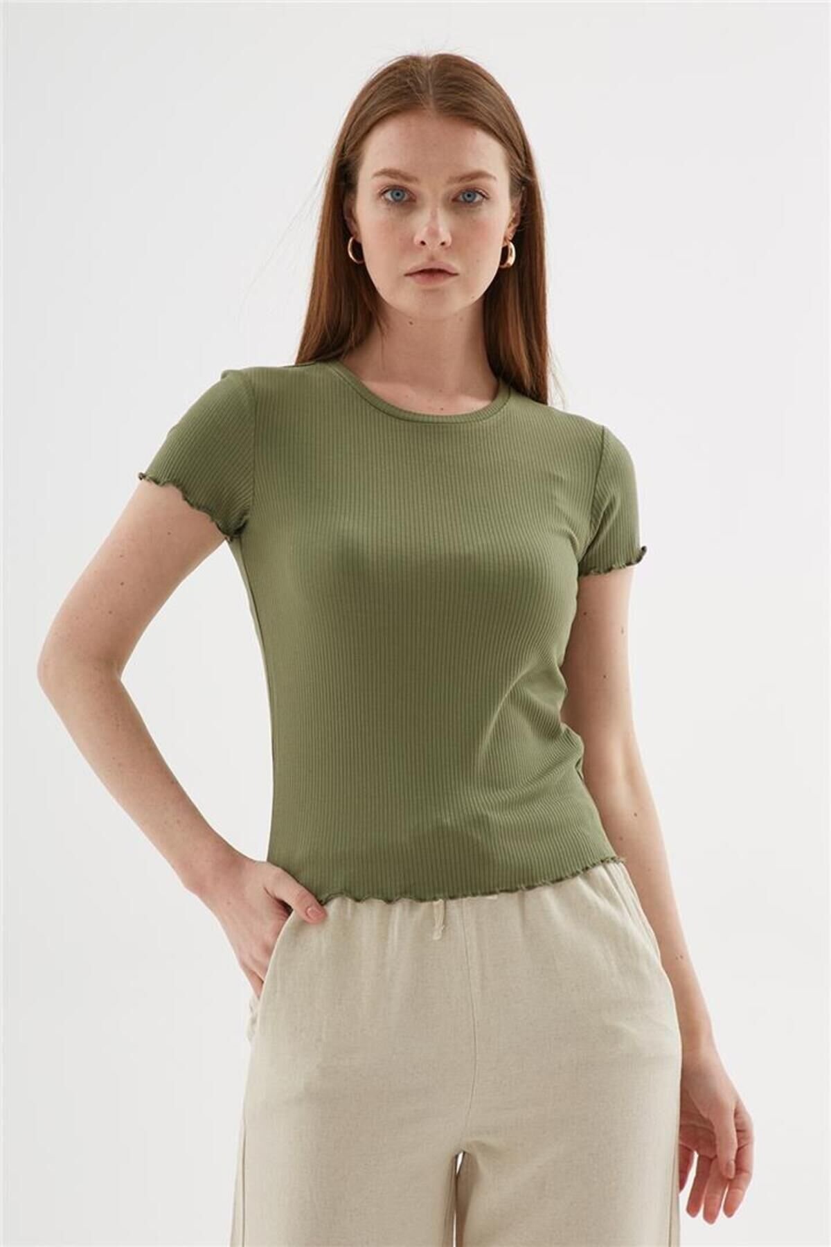 FASHION FRIENDS KADIN KISA KOLLU T-SHİRT 25Y0444K1