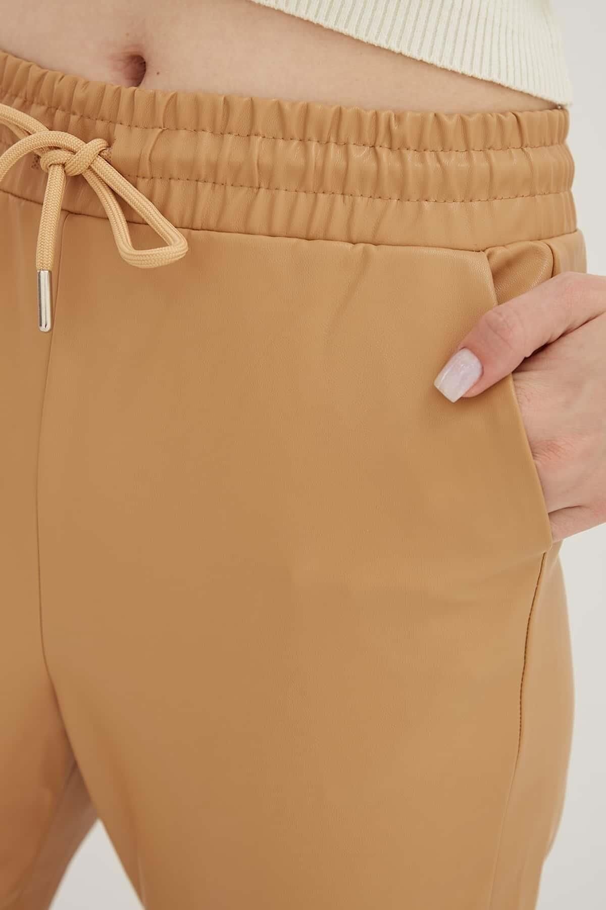 FASHION FRIENDS KADIN SUNİ DERİ PANTOLON 23K0452K1
