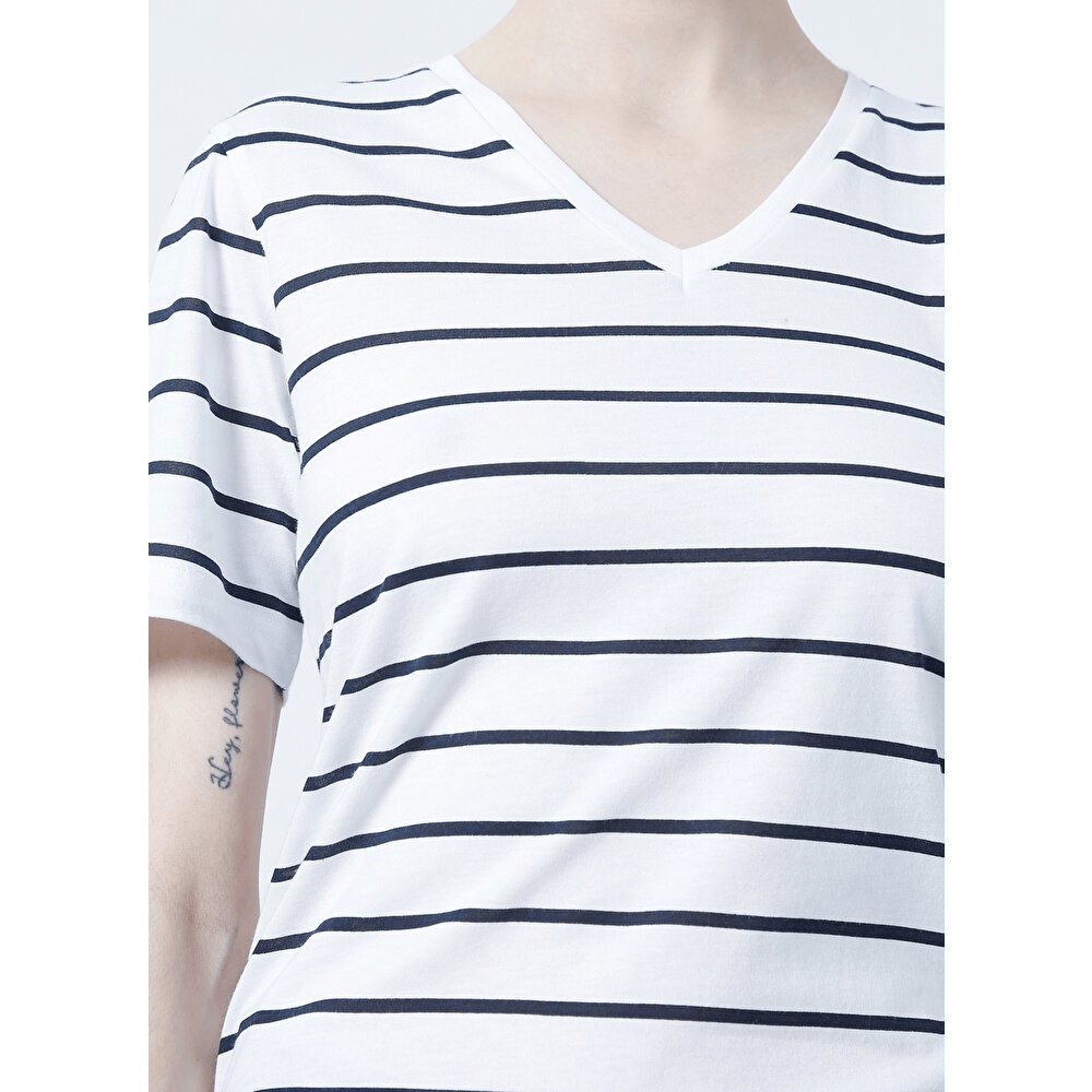 FASHİON FRİENDS KADIN V Yaka Çizgili T-Shirt 22Y0067K1