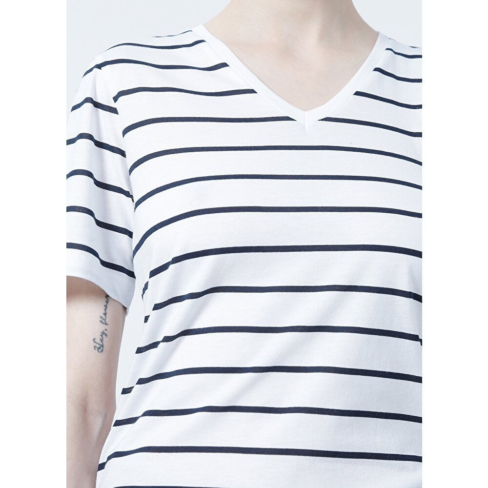 FASHİON FRİENDS KADIN V Yaka Çizgili T-Shirt 22Y0067K1