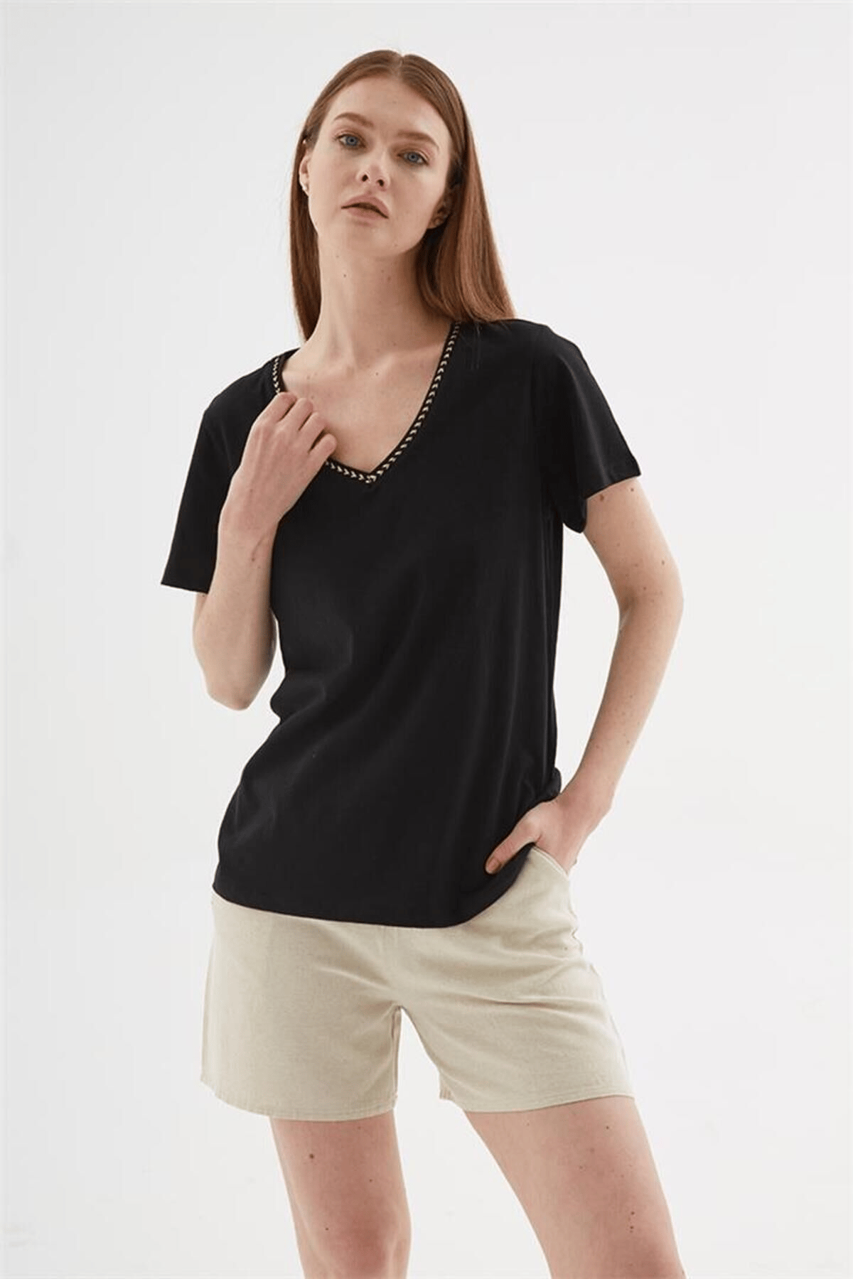 FASHION FRIENDS KADIN V YAKA T-SHİRT 25Y0478K1