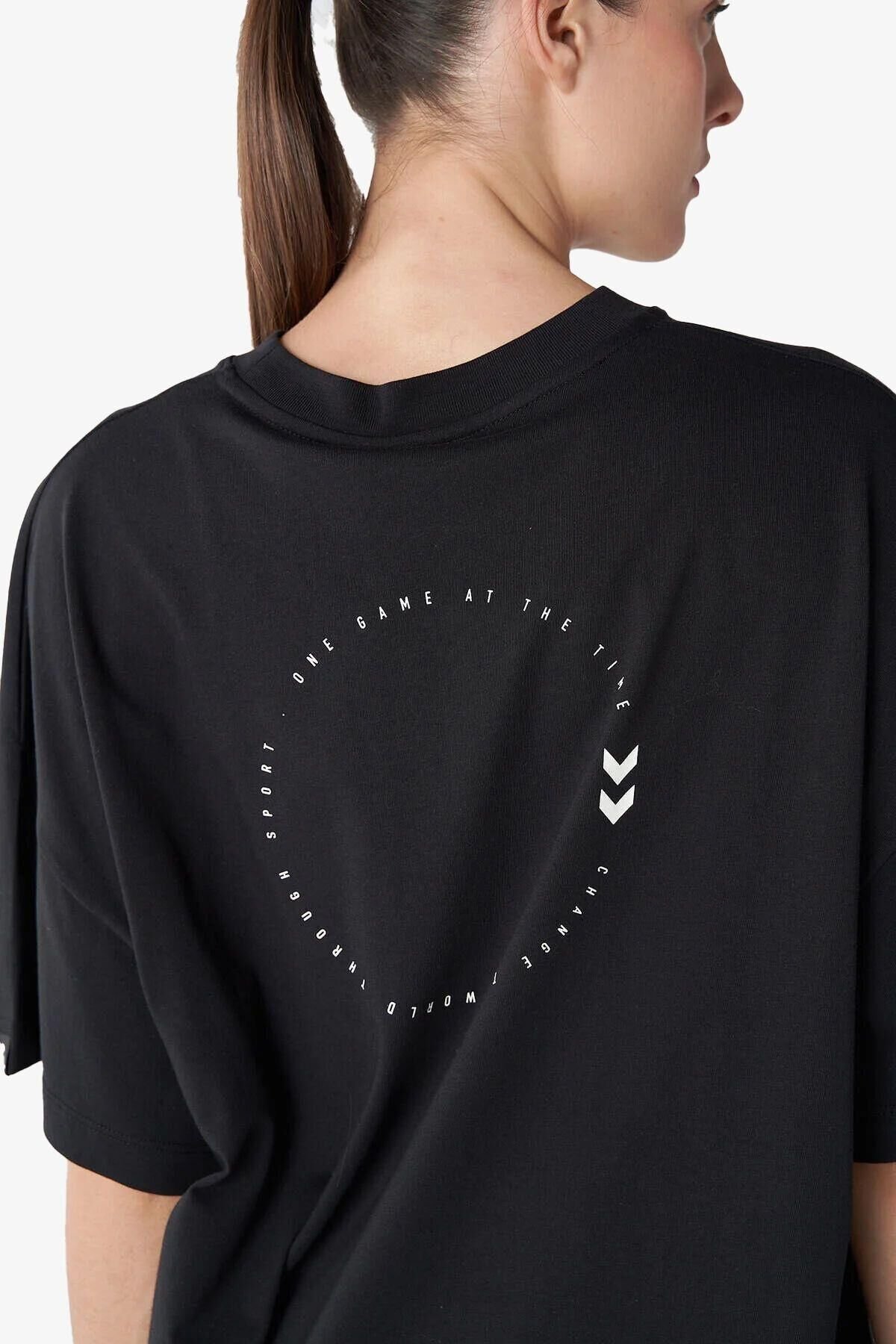 HUMMEL KADIN KISA KOL T-SHIRT HMLSHURA OVERSIZET-SHIRT S/S 911858