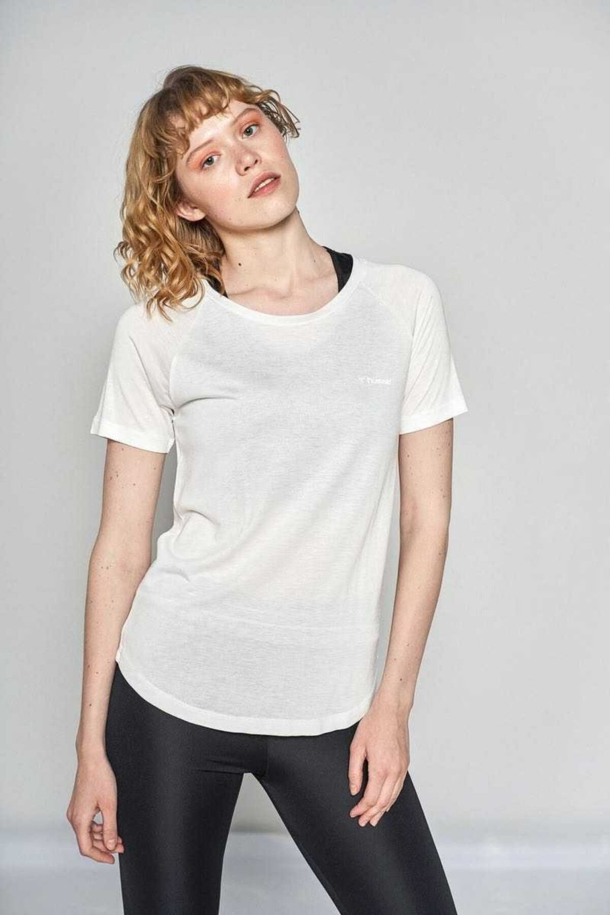 HUMMEL KADIN KISA KOL T-SHIRT SELINA  T-SHIRT S/S TEE 911216