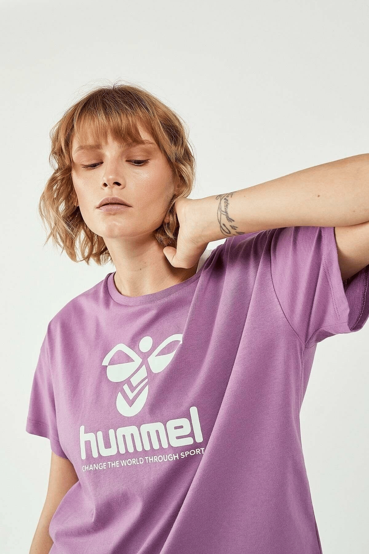 HUMMEL KADIN KISA KOL T-SHIRT VODER T-SHIRT