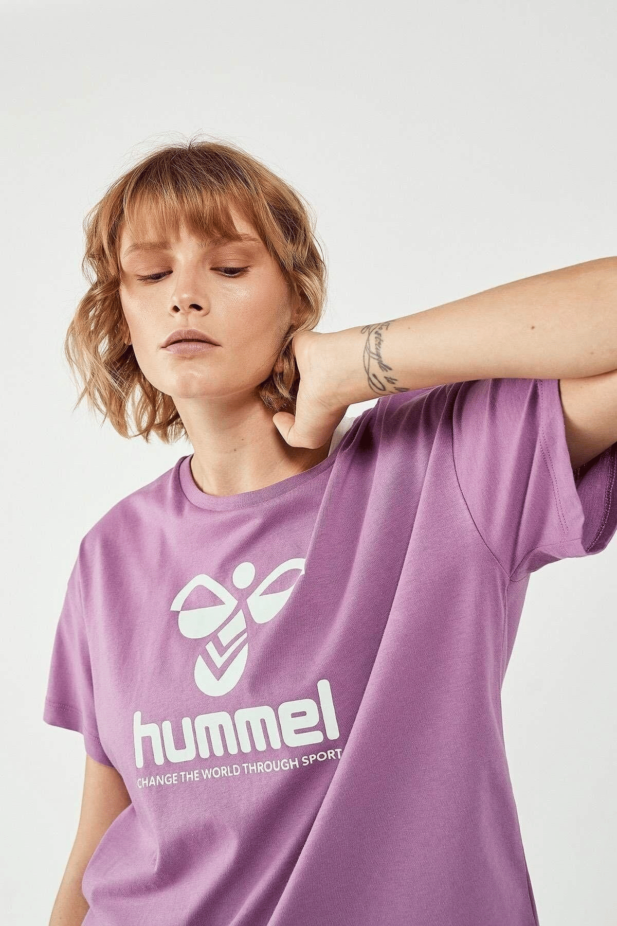 HUMMEL KADIN KISA KOL T-SHIRT VODER T-SHIRT