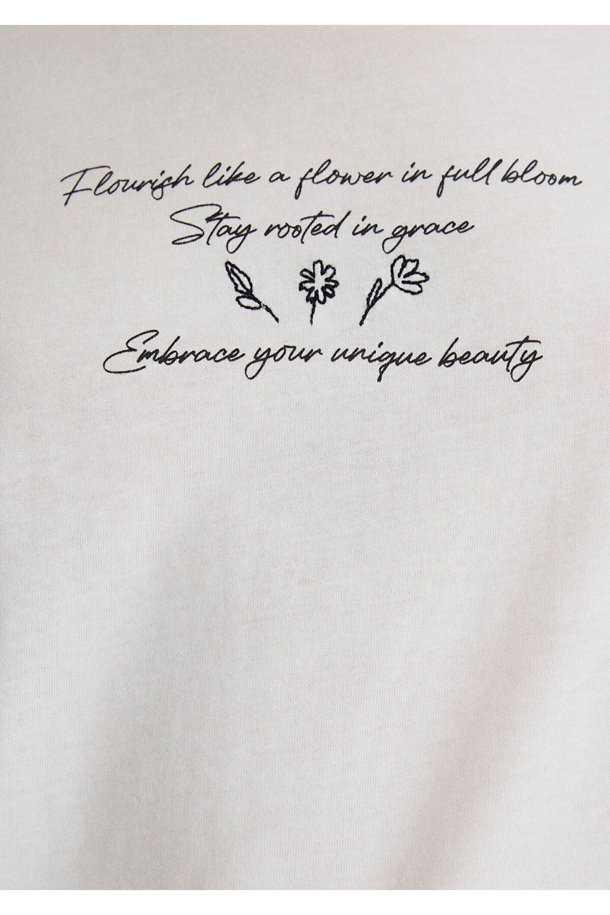 MAVİ KADIN GRAFİK BASKILI MODELLİ TİŞÖRT Kırık Beya 1613133-70057