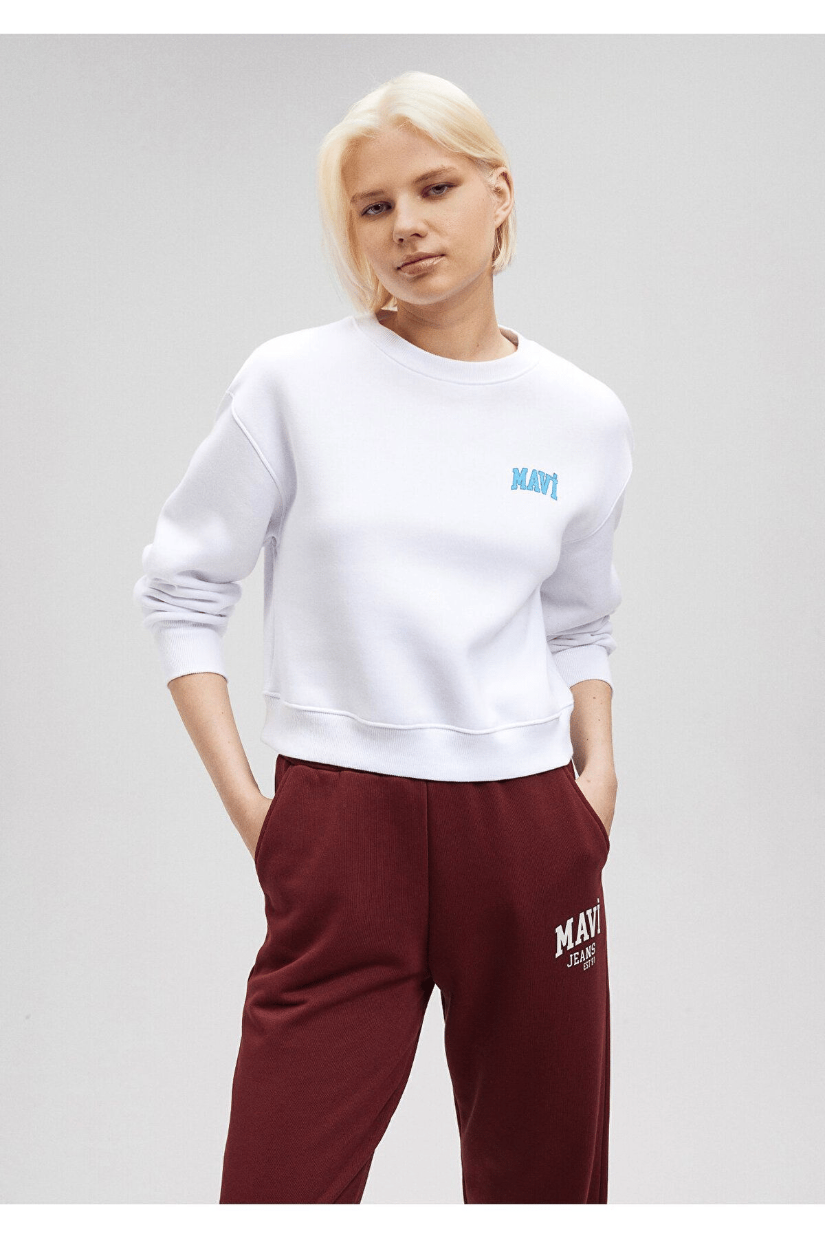 MAVİ KADIN LOGO KISA SWEATSHIRT Beyaz 1611601-620